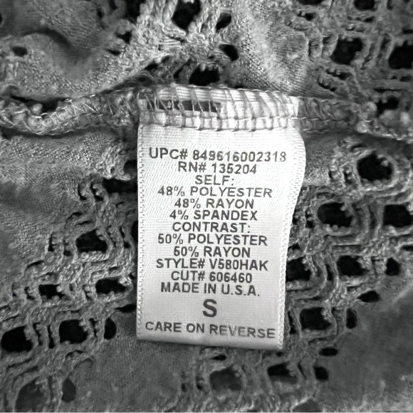 Free Society Gray Mesh Sleeveless Cut Out Tank Top Size Small EUC - Picture 5 of 6